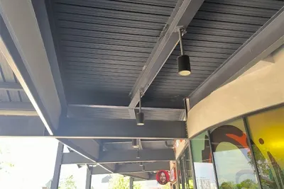 ألواح أرضيات معدنية