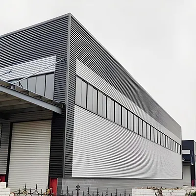 ألواح جدران معدنية